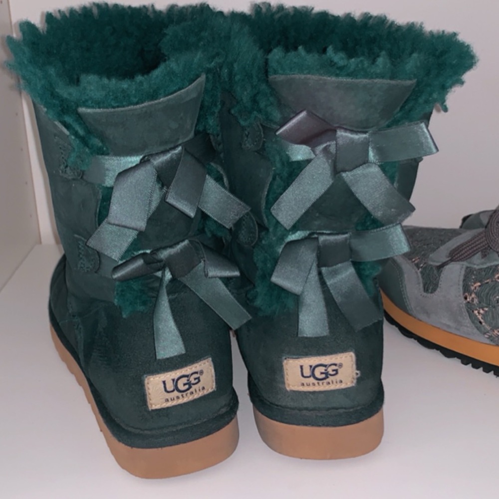 Blue Ugs W/ Ribbon Detail